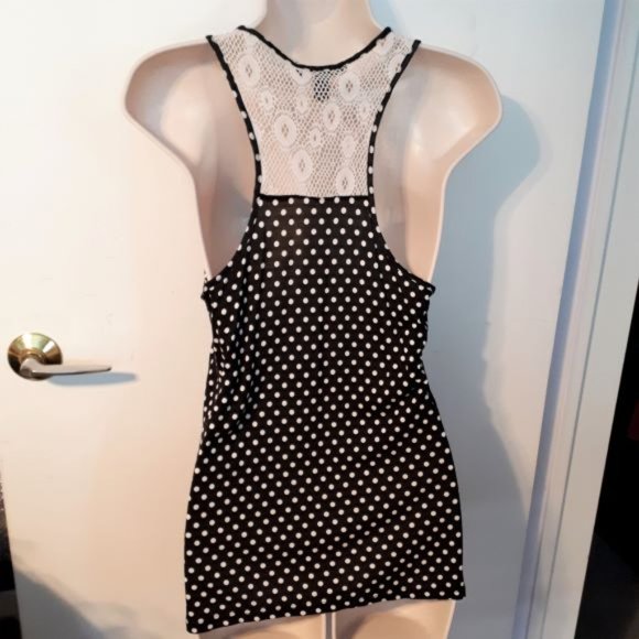 U2B Black & White Polka Dot Women's Tank Top with Crochet Back Med NWOT - Picture 2 of 2